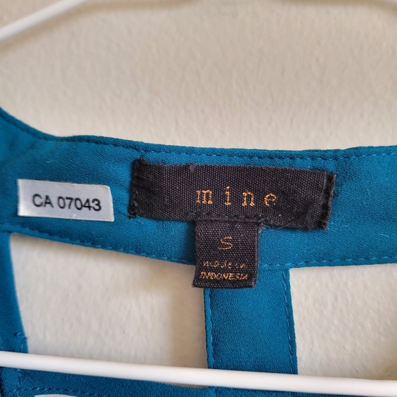 Mine Teal Back Cutout Button Up Blouse - Picture 5 of 5